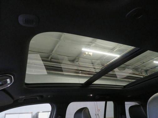 Diamond Black Crystal Pearlcoat 2026 Jeep Grand Cherokee Limited