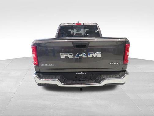 Granite Crystal Metallic Clearcoat 2026 RAM 1500 Big Horn/Lone Star