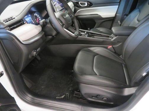 Bright White Clearcoat 2026 Jeep Compass Limited