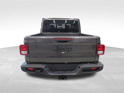 2026 Jeep Gladiator Sahara 4x4