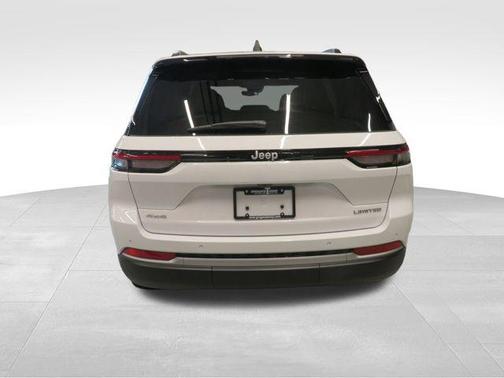 Bright White Clearcoat 2026 Jeep Grand Cherokee Limited