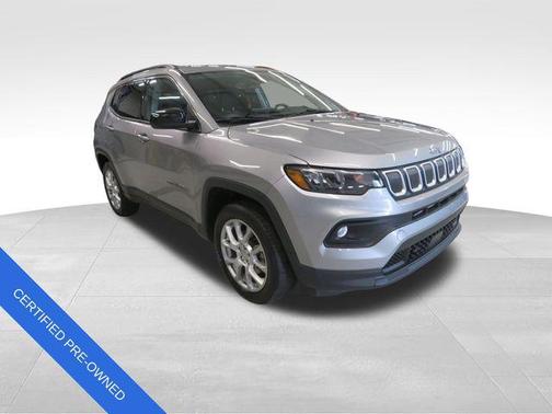 2022 Jeep Compass Latitude Lux