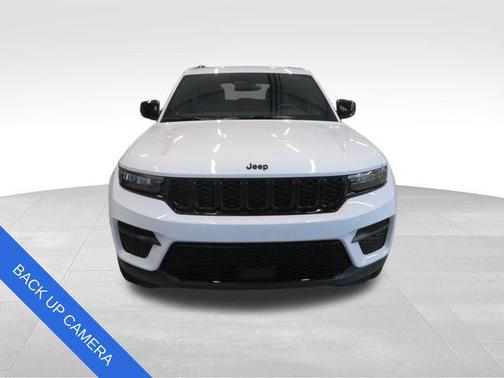 Bright White Clearcoat 2023 Jeep Grand Cherokee Altitude