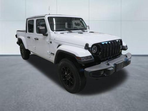 2022 Jeep Gladiator Sport