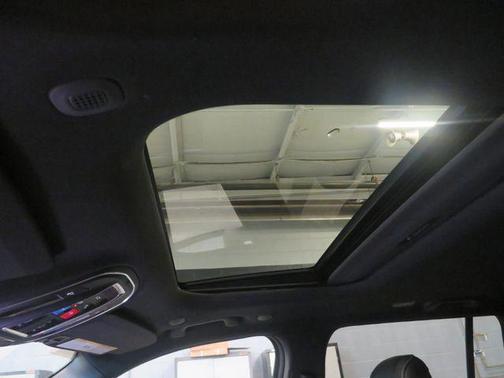Bright White Clearcoat 2026 Jeep Grand Cherokee Altitude
