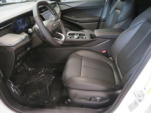 Bright White Clearcoat 2026 Jeep Cherokee Limited