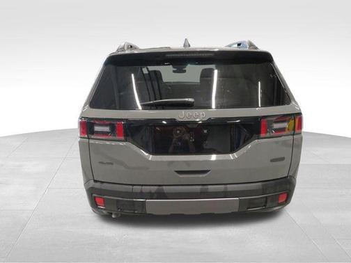 Sting-Gray Clearcoat 2026 Jeep Cherokee Overland