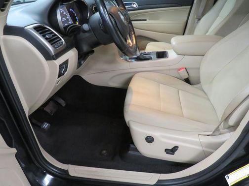 2022 Jeep Grand Cherokee Laredo