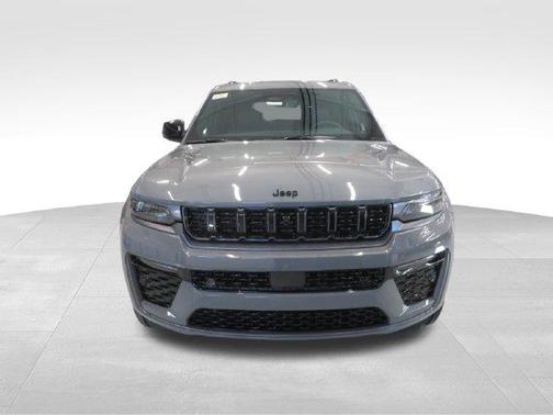 Sting-Gray Clearcoat 2027 Jeep Grand Cherokee Limited