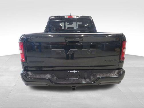 Diamond Black Crystal Pearlcoat 2026 RAM 1500 Big Horn/Lone Star