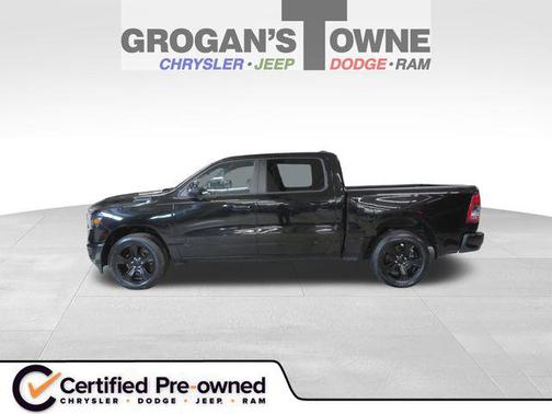 Diamond Black Crystal Pearlcoat 2023 RAM 1500 Big Horn/Lone Star