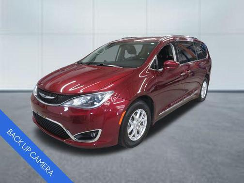Velvet Red Pearlcoat 2020 Chrysler Pacifica Touring L