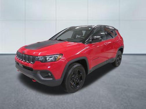 Redline Pearlcoat 2023 Jeep Compass Trailhawk