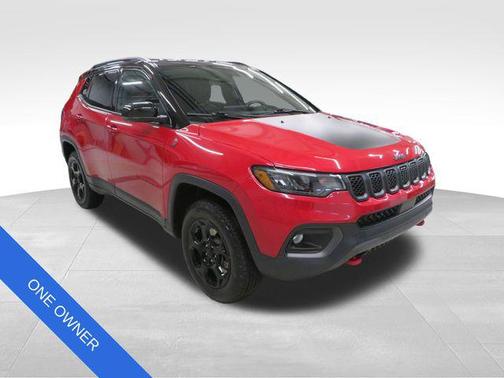 Redline Pearlcoat 2023 Jeep Compass Trailhawk