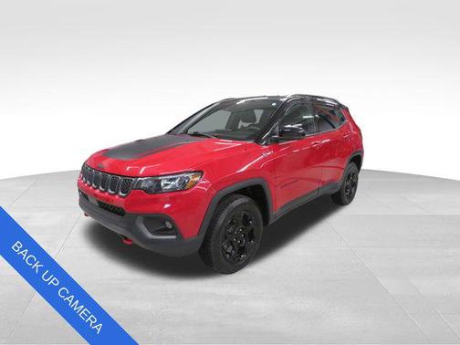 Redline Pearlcoat 2023 Jeep Compass Trailhawk