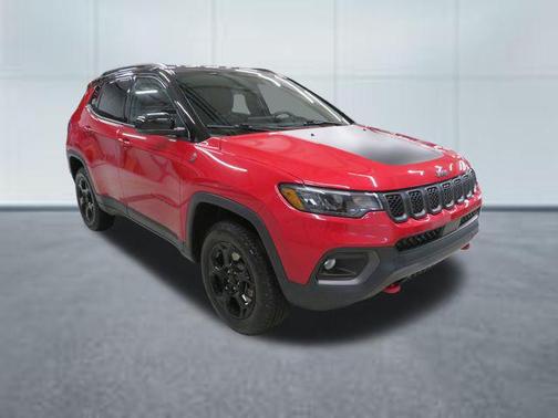 Redline Pearlcoat 2023 Jeep Compass Trailhawk