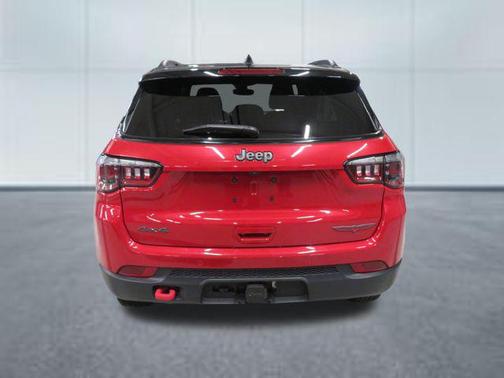 Redline Pearlcoat 2023 Jeep Compass Trailhawk