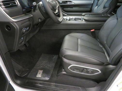 2026 Jeep Grand Wagoneer Limited Altitude