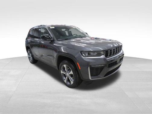 Baltic Gray Metallic Clearcoat 2026 Jeep Grand Cherokee Limited