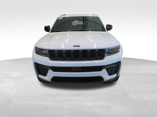 2026 Jeep Grand Cherokee Altitude