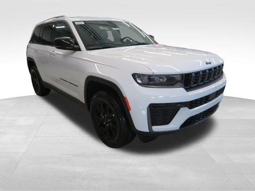 2026 Jeep Grand Cherokee Altitude