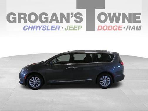Granite Crystal Metallic Clearcoat 2018 Chrysler Pacifica Touring-L
