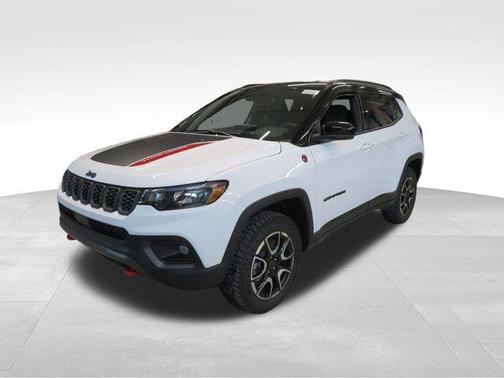 Bright White Clearcoat 2026 Jeep Compass Trailhawk