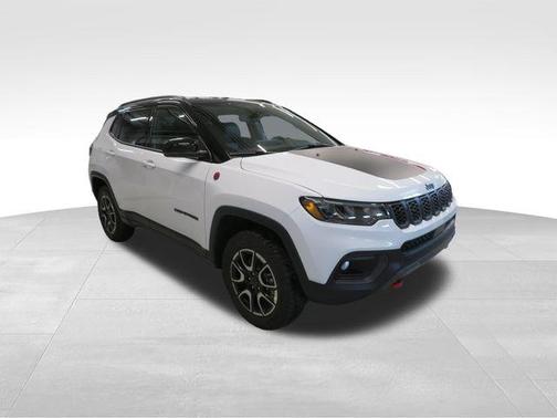 Bright White Clearcoat 2026 Jeep Compass Trailhawk