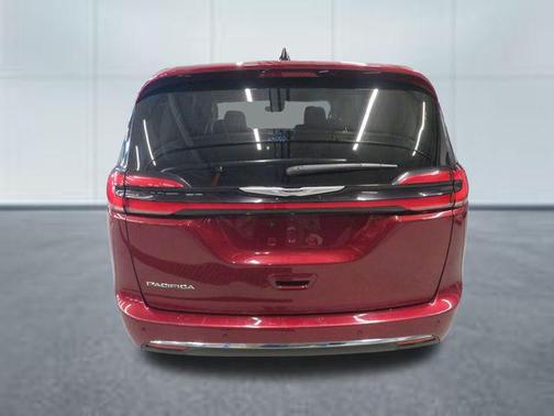 Velvet Red Pearlcoat 2023 Chrysler Pacifica Touring L