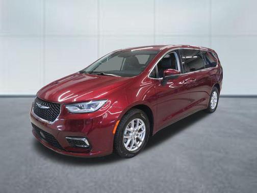 Velvet Red Pearlcoat 2023 Chrysler Pacifica Touring L