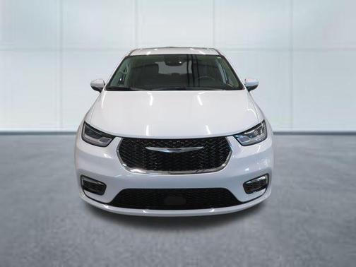 Bright White Clearcoat 2023 Chrysler Pacifica Touring L