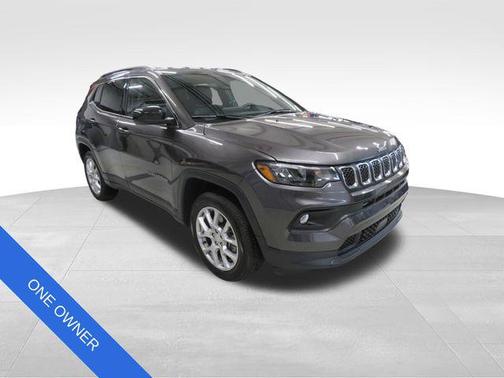 Granite Crystal Metallic Clearcoat 2023 Jeep Compass Latitude Lux