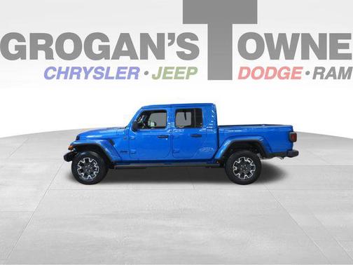 2026 Jeep Gladiator Sahara 4x4