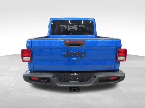 2026 Jeep Gladiator Sahara 4x4