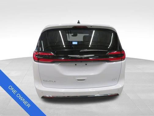 Bright White Clearcoat 2023 Chrysler Pacifica Touring L