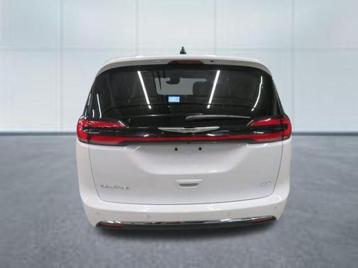 Bright White Clearcoat 2023 Chrysler Pacifica Touring L