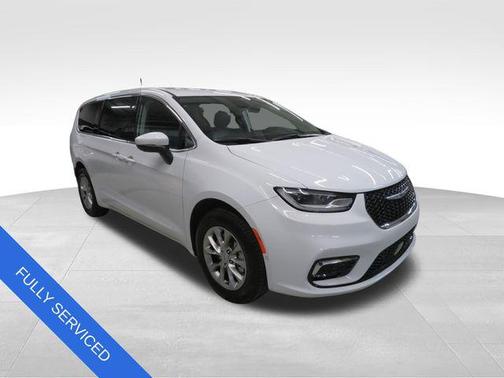 Bright White Clearcoat 2023 Chrysler Pacifica Touring L