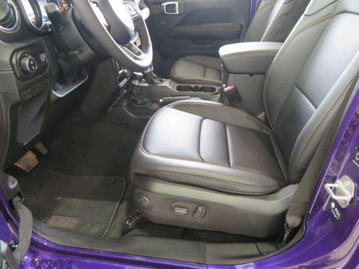 2026 Jeep Gladiator Sahara 4x4