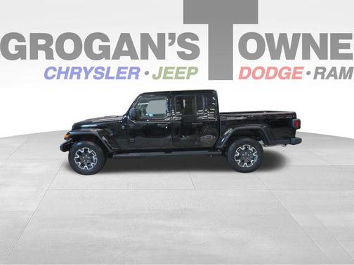 2026 Jeep Gladiator Sahara 4x4