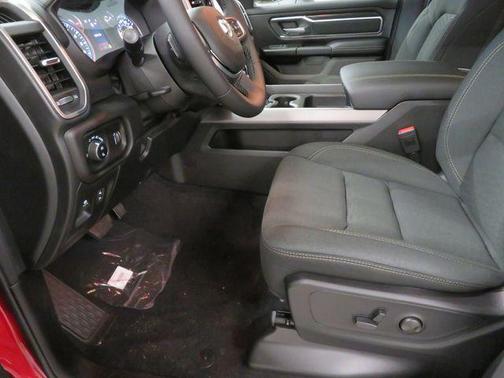 Molten Red Pearlcoat 2026 RAM 1500 Big Horn/Lone Star