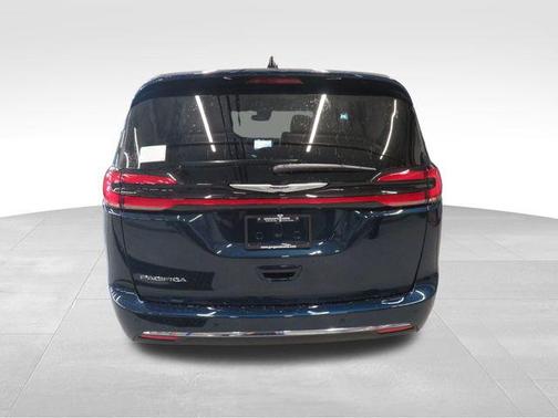 2025 Chrysler Pacifica L
