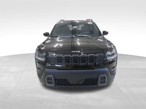 Diamond Black Crystal Pearlcoat 2026 Jeep Cherokee Limited