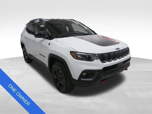 Bright White Clearcoat 2023 Jeep Compass Trailhawk