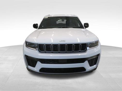 Bright White Clearcoat 2026 Jeep Grand Cherokee Limited