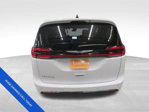 Bright White Clearcoat 2024 Chrysler Pacifica Touring L