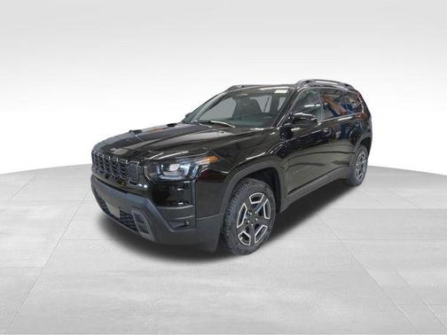 Diamond Black Crystal Pearlcoat 2026 Jeep Cherokee Laredo