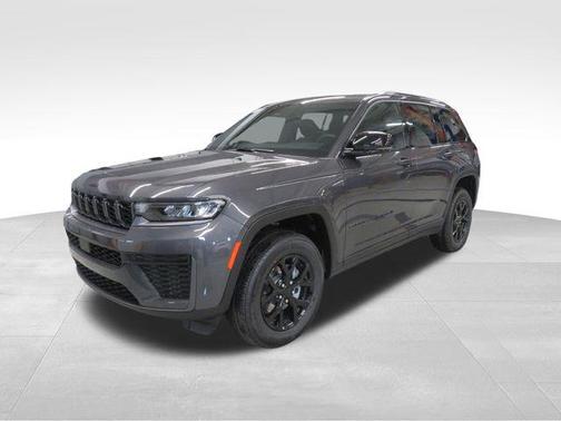 Baltic Gray Metallic Clearcoat 2026 Jeep Grand Cherokee Altitude