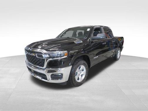 Diamond Black Crystal Pearlcoat 2026 RAM 1500 Big Horn/Lone Star