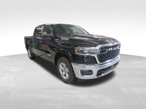 Diamond Black Crystal Pearlcoat 2026 RAM 1500 Big Horn/Lone Star