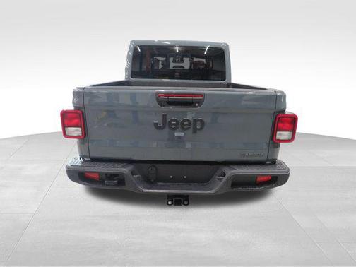 2026 Jeep Gladiator Sahara 4x4